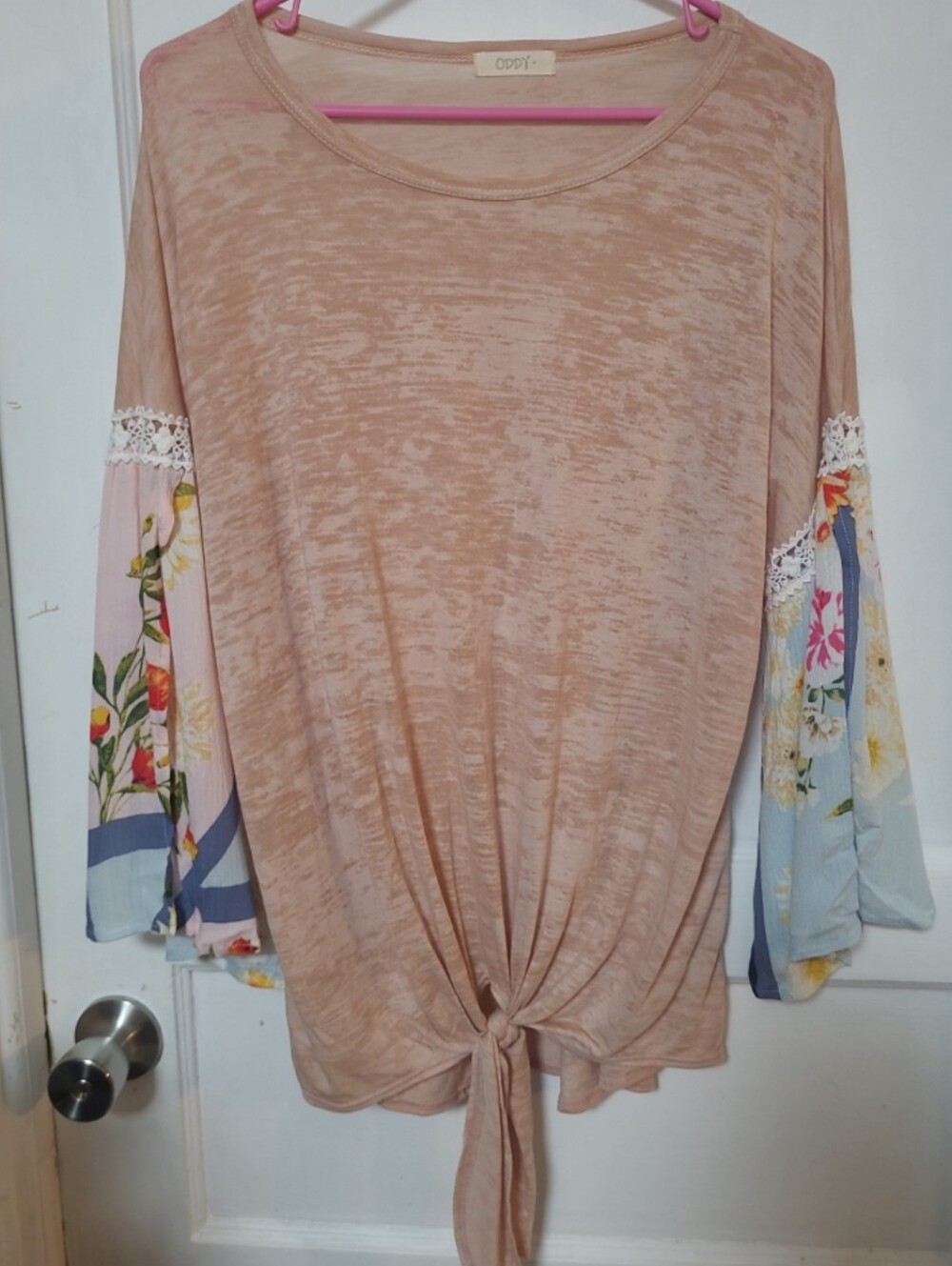Lightweight Anthropologie ODDI Tie-Front Blouse with Floral Bell Split Sleeves M